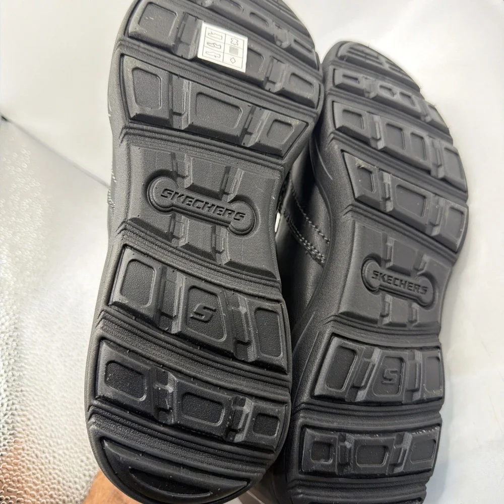 Skechers Black Relaxed Fit Air Cooled Men's Slip On Shoes Loafers Size 11. NIB